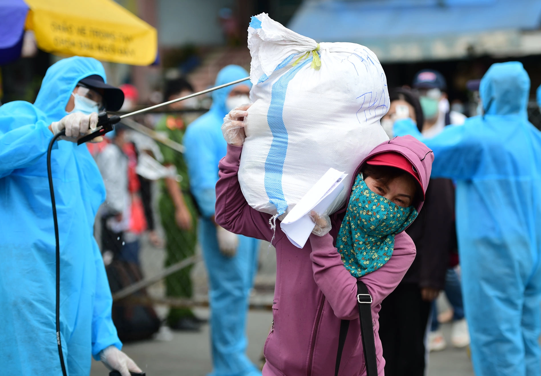 Chính cư, ngụ cư và những công dân hạng hai - 1