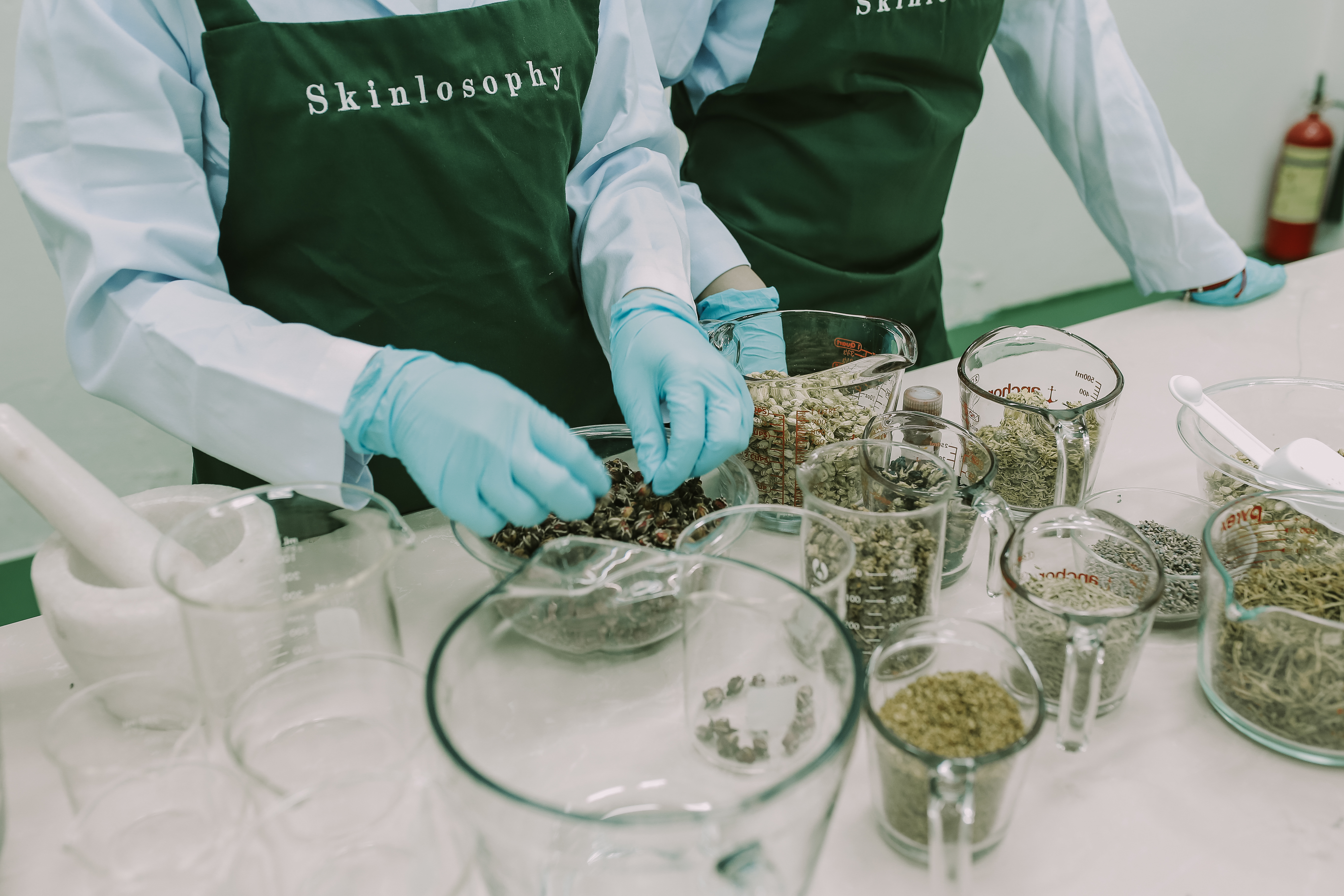 Quy trình sản xuất của Skinlosophy. Quy trình sản xuất của Skinlosophy.