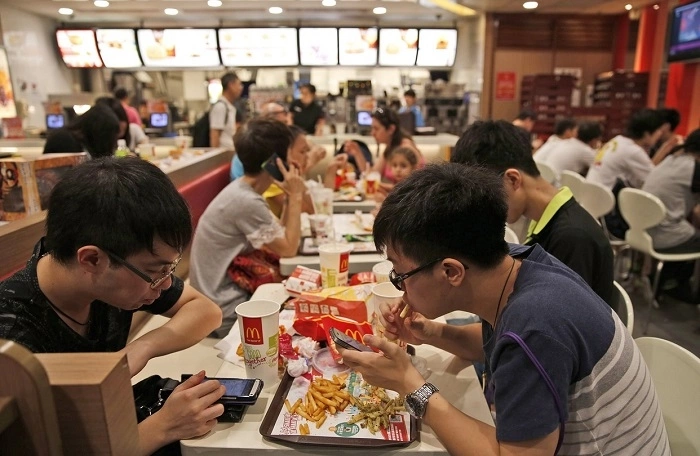 Các chuỗi thực phẩm là nơi tiêu thụ thịt khổng lồ | Ảnh: AP Các chuỗi thực phẩm là nơi tiêu thụ thịt khổng lồ | Ảnh: AP