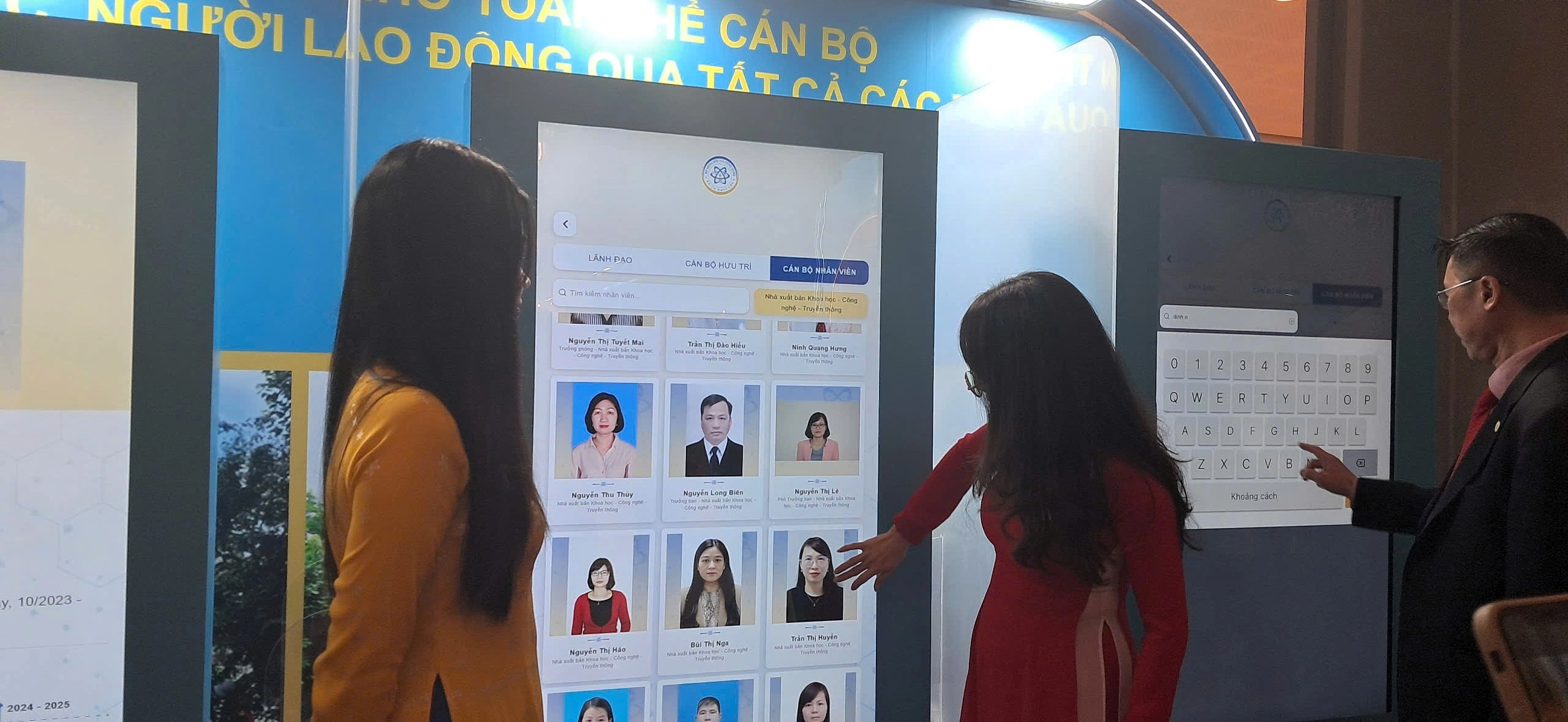 Bảo tàng số lưu trữ dữ liệu hơn 162.000 cán bộ ngành bưu chính, viễn thông và khoa học công nghệ qua các thời kỳ; khách tham quan có thể trải nghiệm tìm kiếm tên, hình ảnh và tư liệu trực tuyến. Bảo tàng số lưu trữ dữ liệu hơn 162.000 cán bộ ngành bưu chính, viễn thông và khoa học công nghệ qua các thời kỳ; khách tham quan có thể trải nghiệm tìm kiếm tên, hình ảnh và tư liệu trực tuyến.