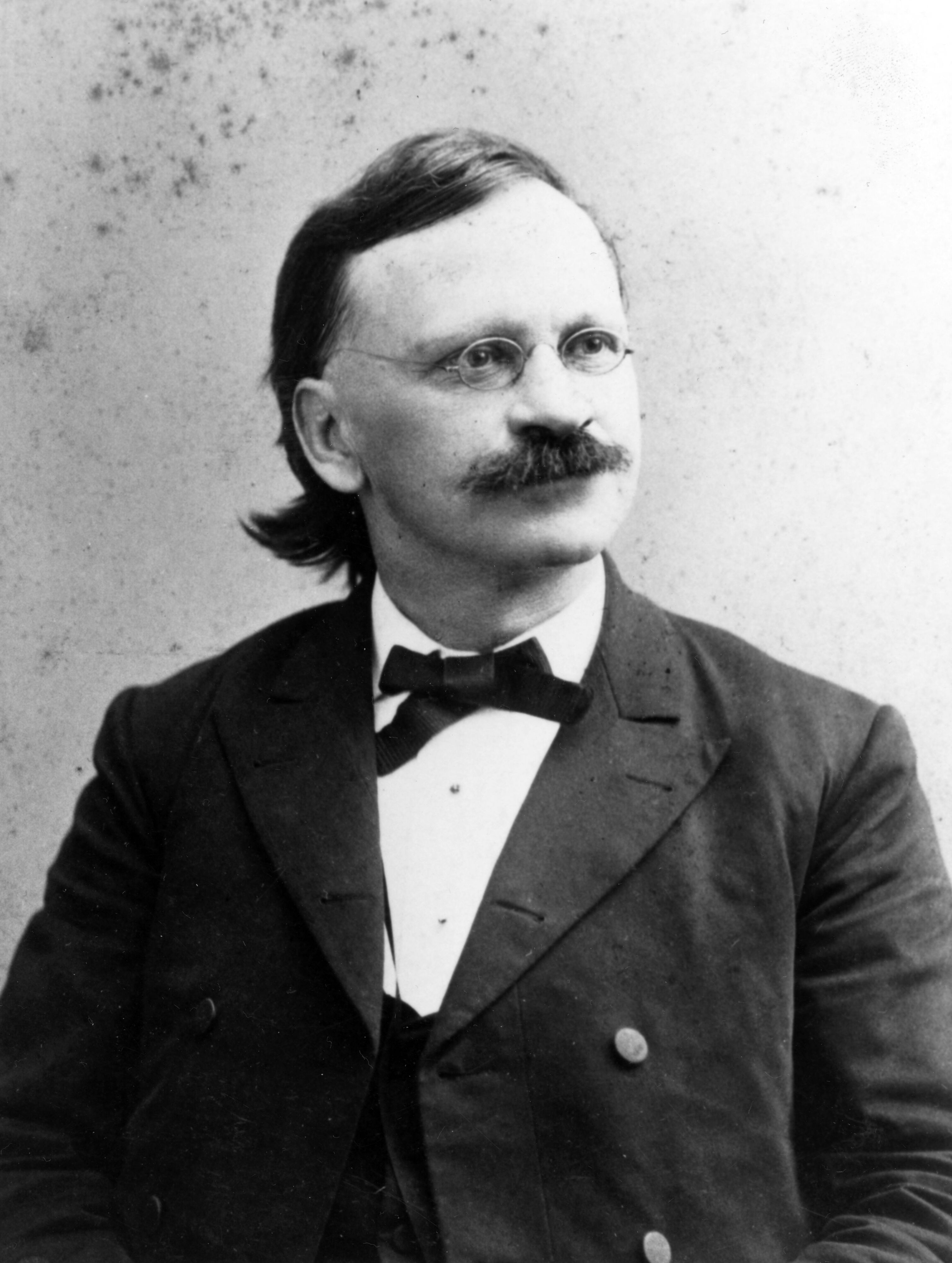 Edward Williams Morely (1838-1923). Nguồn: Thư viện công cộng Cleveland Edward Williams Morely (1838-1923). Nguồn: Thư viện công cộng Cleveland