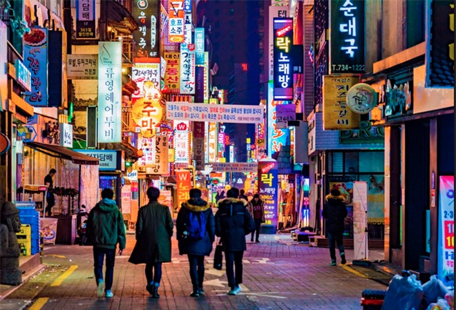 Samsung hé lộ kế hoạch đầu tư tới 161 tỷ USD cho chip nhớ, AI, 5G... - Ảnh 3. Samsung hé lộ kế hoạch đầu tư tới 161 tỷ USD cho chip nhớ, AI, 5G... - Ảnh 3.