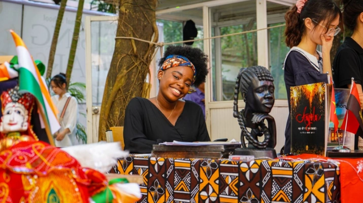 Gian hàng của Chambalanda với những sản phẩm đặc trưng của Angola Gian hàng của Chambalanda với những sản phẩm đặc trưng của Angola